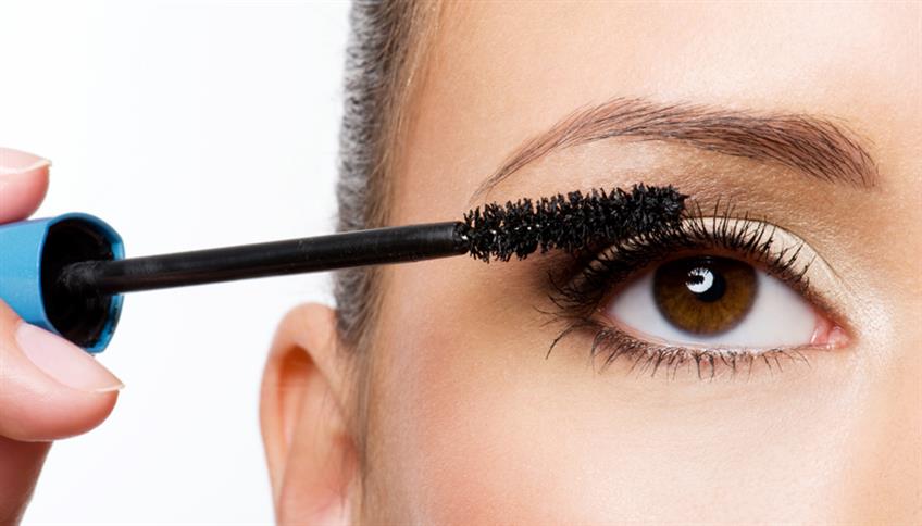 Il mascara: enfatizza lo sguardo e lo rende magnetico e seducente Il mascara: enfatizza lo sguardo e lo rende magnetico e seducente